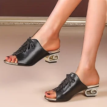 Mulheres Chunky Salto Baixo Sandálias, Peep Toe Strass Bowknot Deslizar Sobre Sapatos Elegantes Sandálias ao ar livre