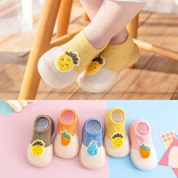Criança bebê sapatos de bebê fundo macio primavera modelos de crianças pequenas interior respirável não cair em carpete meias único sapatos