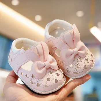 O Bebê Meninas Ocos Sandálias Bowknot Infantil Criança Sapatos Ao Ar Livre Primeiros Caminhantes Recém-Nascido Sola Macia Vestido De Casamento Sapatos De Princesa